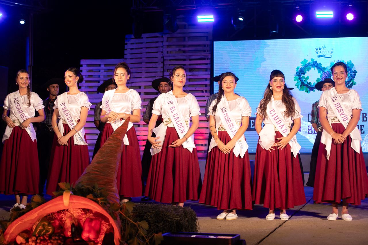 Bendición de Frutos y Coronación de Rienas en Bowen