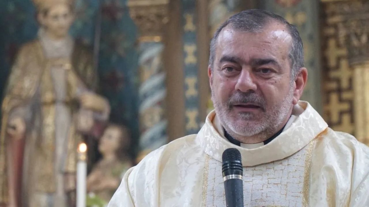 Monseñor Carlos María Domínguez renunció