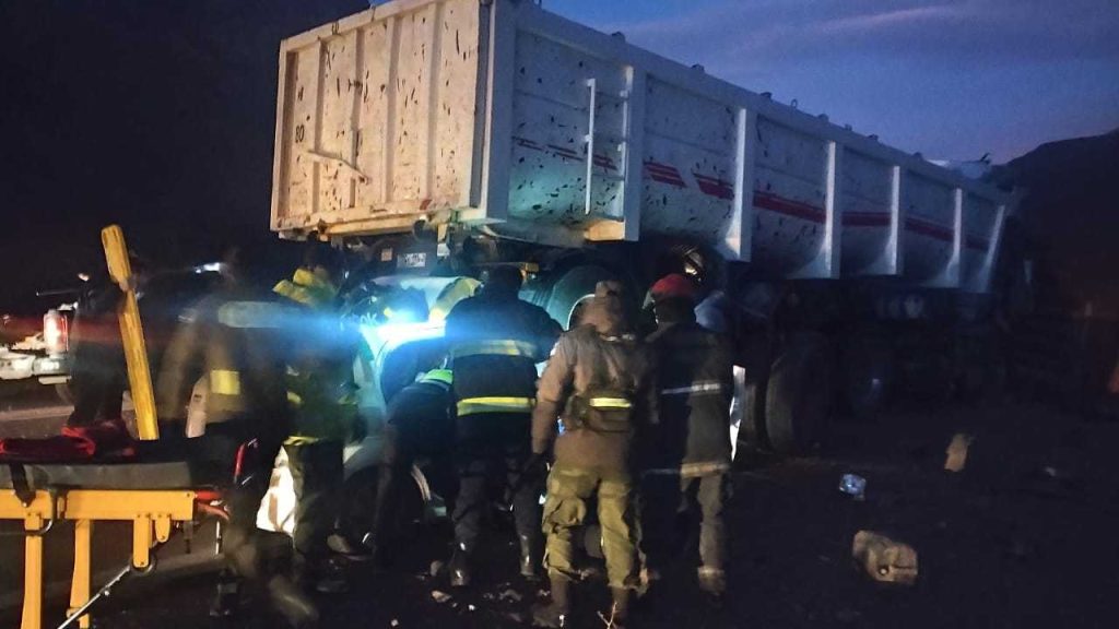 Trágico accidente en Alta Montaña deja dos fallecidos y una joven grave
