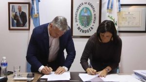 Mendoza y General Alvear firman convenios por obras públicas
