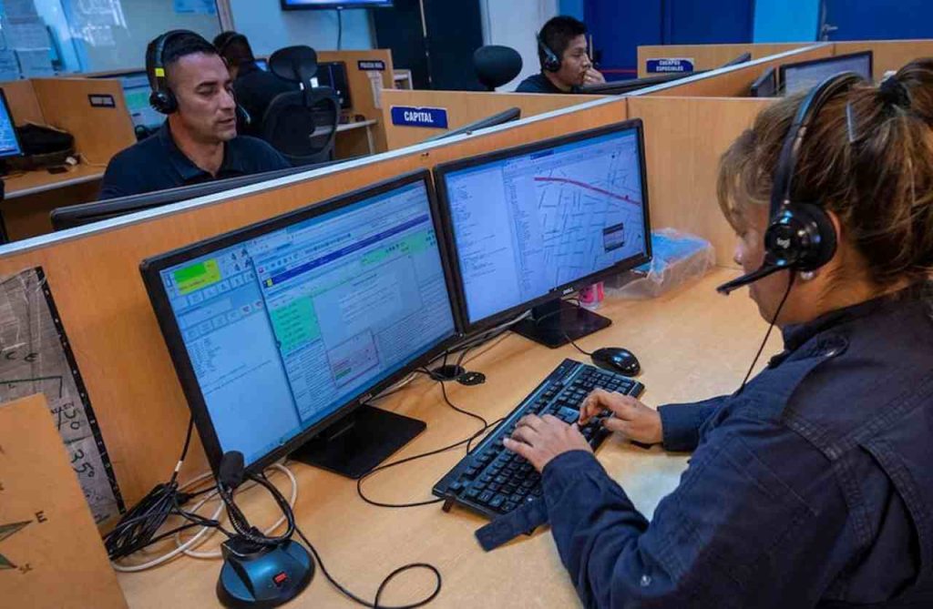 Policía usando el 911 para espiar a su ex pareja