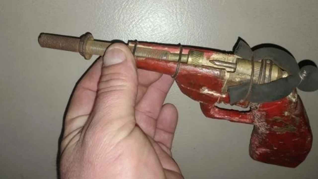 Adolescente detenido con arma tumbera