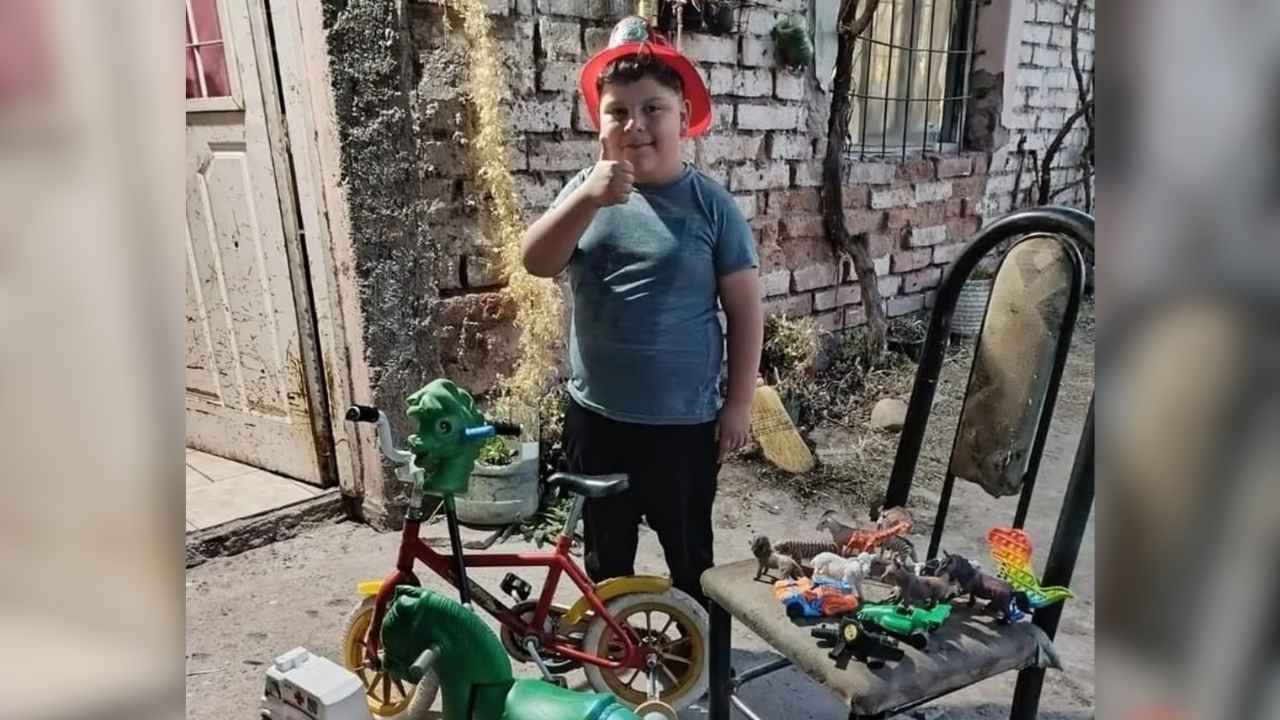 Un nene regaló sus juguetes para alegrar a otros chicos