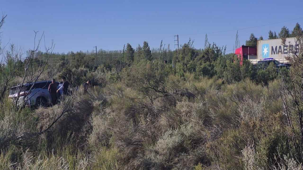 Camioneta Cae a un Desagüe en General Alvear