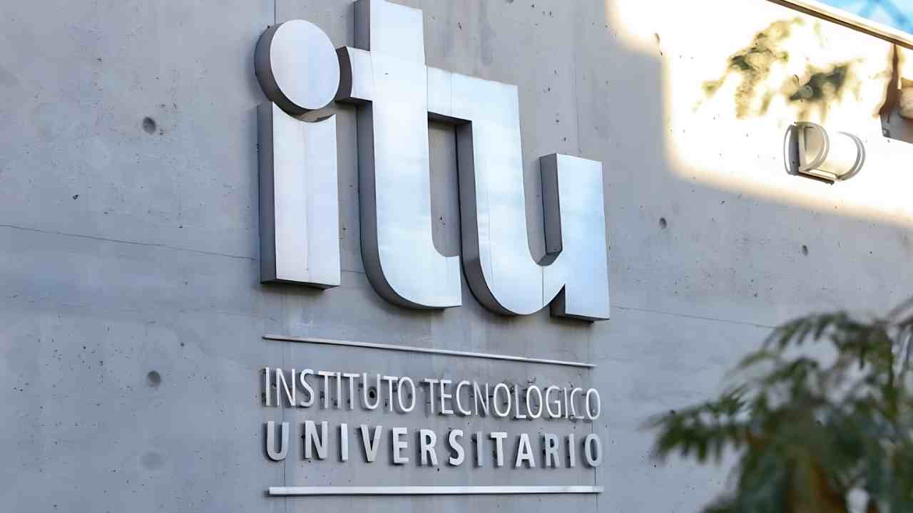 Beca del ITU en desarrollo de software