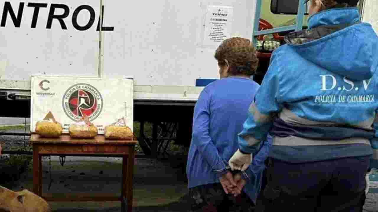 Mujer de 76 años detenida con droga en piñatas