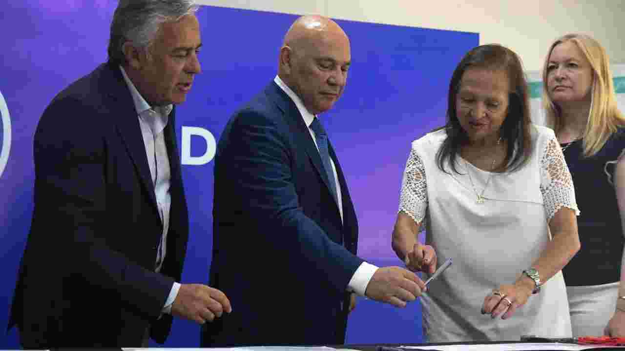 Grupo Olmos hospital público gestión privada Mendoza