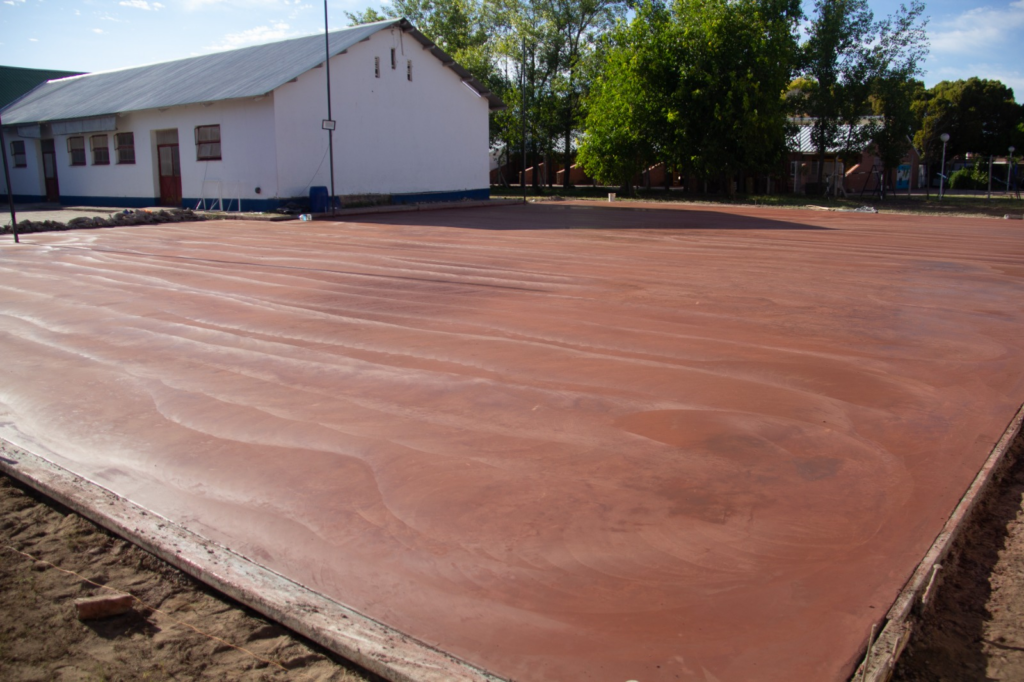 Obras en Playón deportivo Escuela Capital Federal