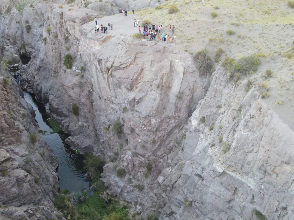 Jóvenes atrapados Cañón del Atuel