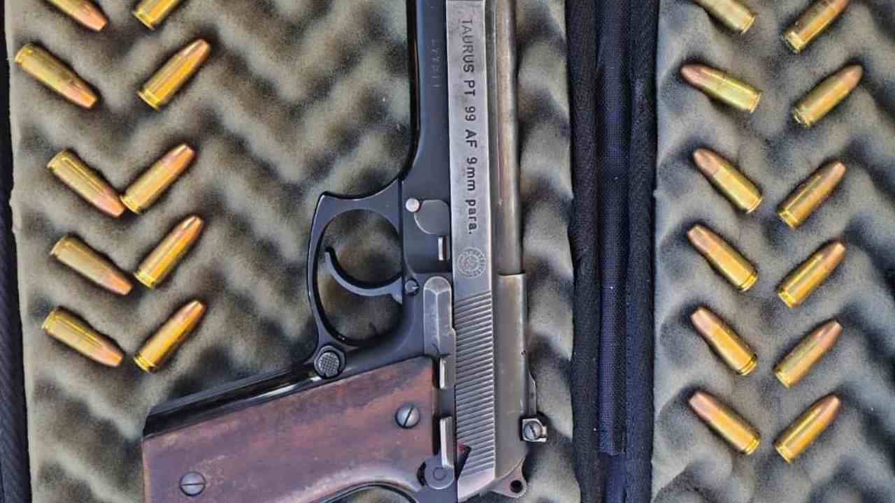 Incautación de vehículo y arma de fuego en Alvear