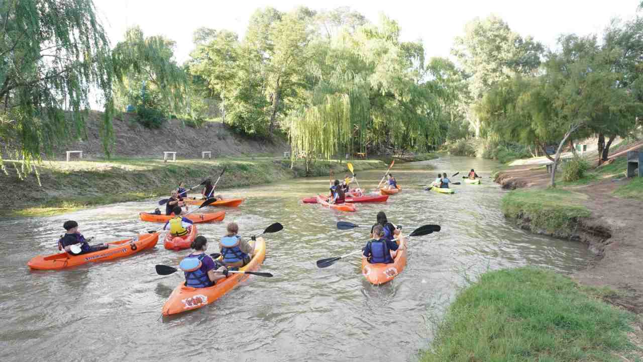 Limpieza del río Atuel en Kayak