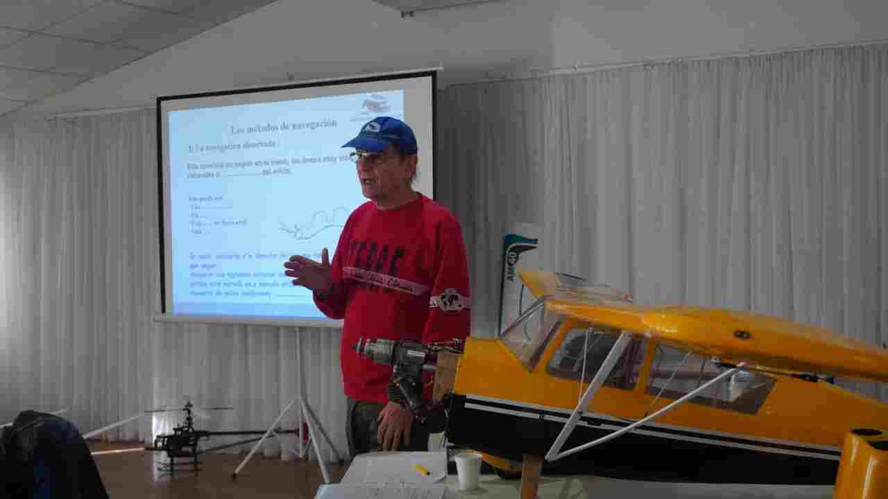 Capacitación aeronáutica en General Alvear