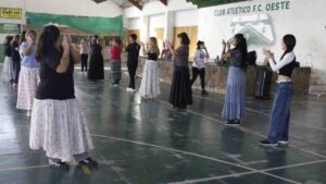 Folklore en Alvear Oeste