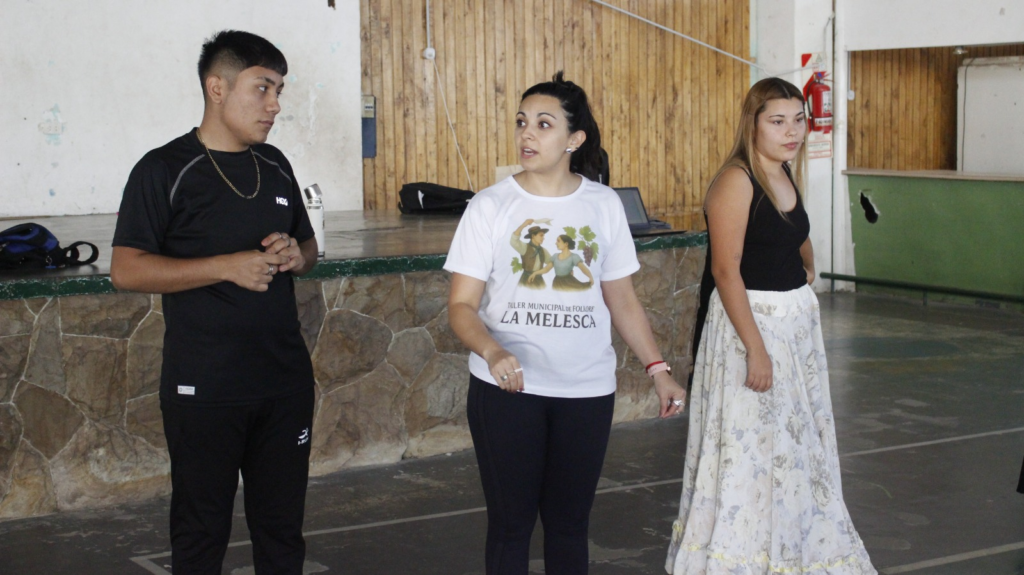 Folklore en Alvear Oeste