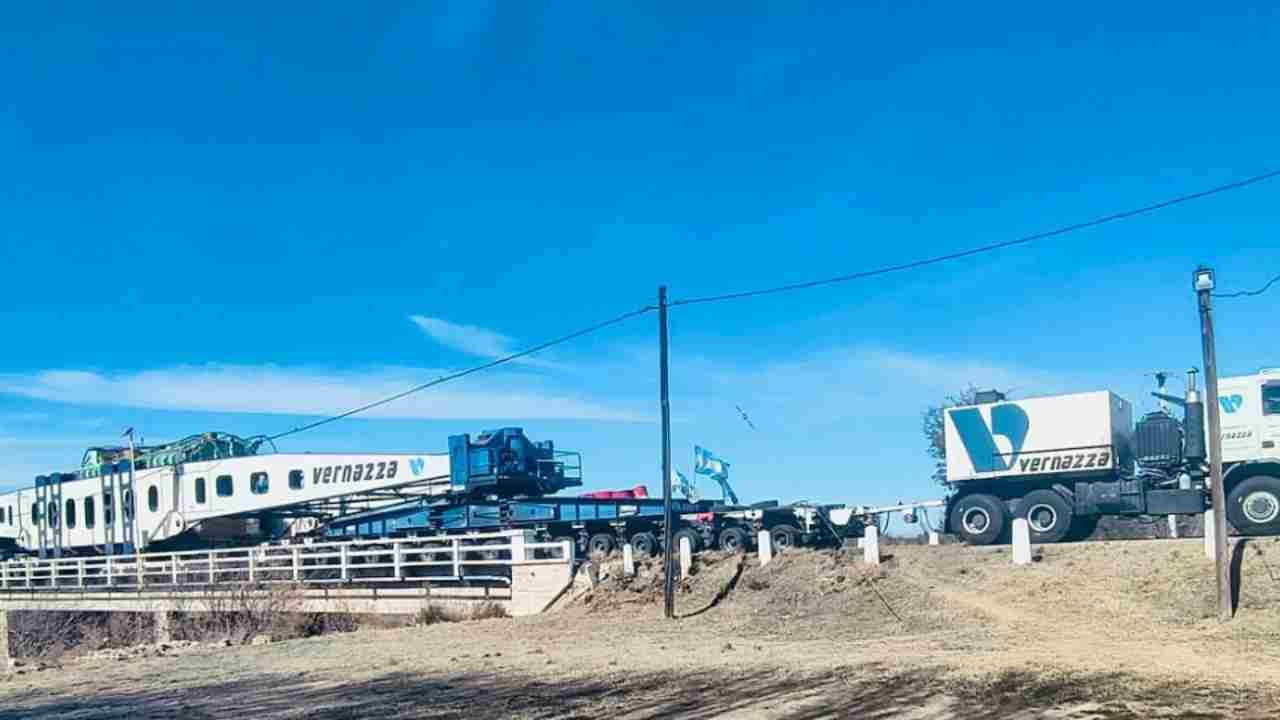 Traslado del transformador de 240 toneladas por General Alvear