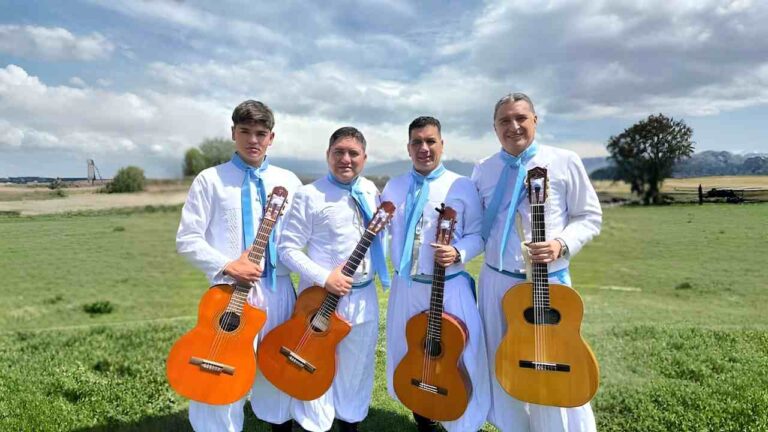 Los Trovadores de Cuyo en el aniversario de General Alvear