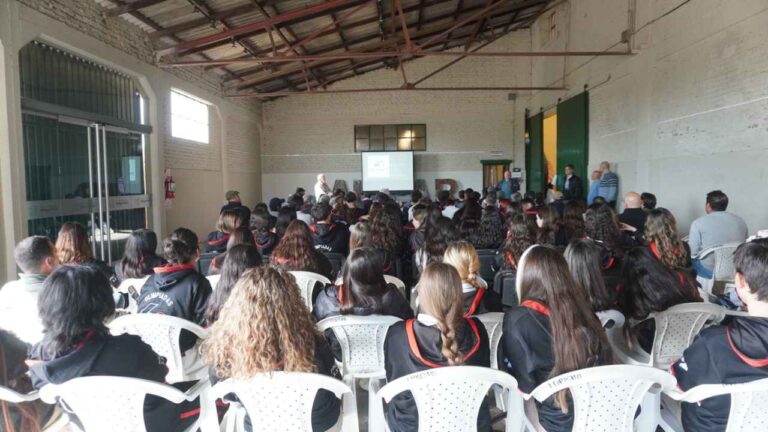 Capacitación sobre ensilado y destete precoz