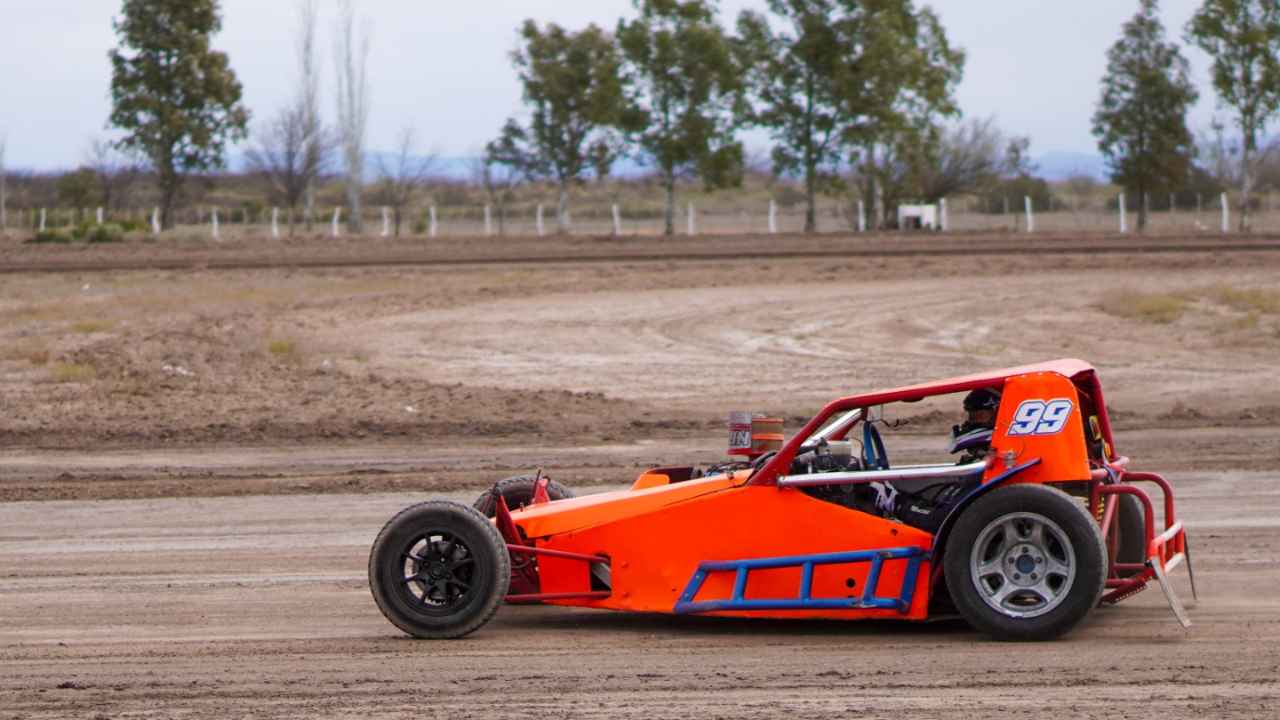 Pruebas libres en el Autódromo Víctor García