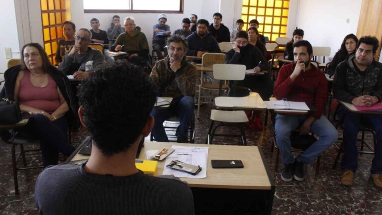 El curso de reparación de celulares comenzó en General Alvear con una amplia participación. Conoce los detalles de esta capacitación gratuita con salida laboral.