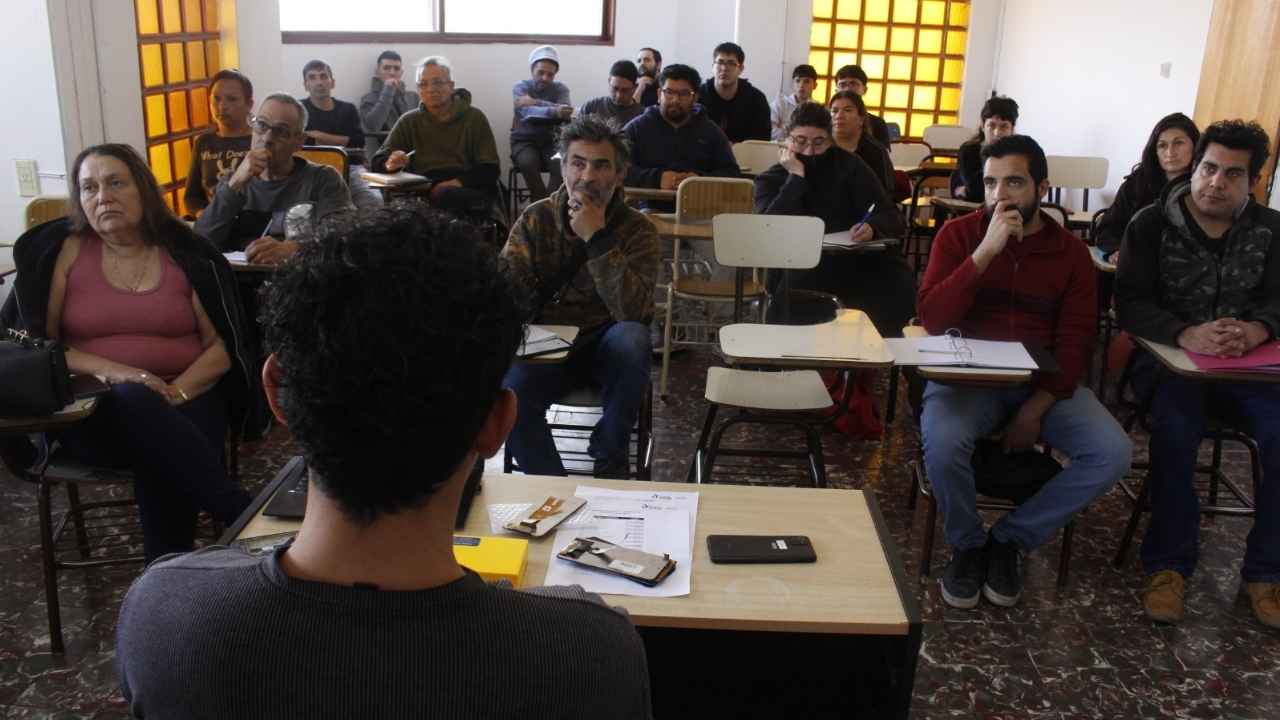 El curso de reparación de celulares comenzó en General Alvear con una amplia participación. Conoce los detalles de esta capacitación gratuita con salida laboral.